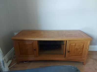 Oak TV table and two oak lamp tables from ez living furniture