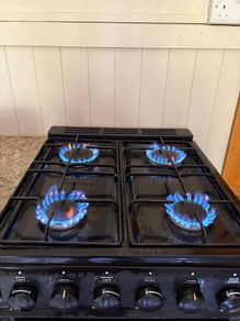 Newworld Gas cooker