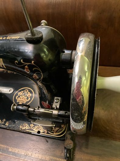 Antique Brotom Sewing machine. (Hand) 100 yrs