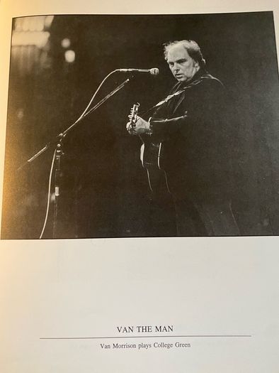photo book Dublin One in a Thousand Author: Tom Lawlor