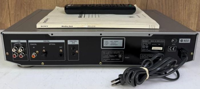 From 1999 - Minidisc Sony MDS-530, working good, remote, Manual.