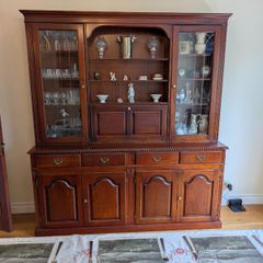 Display cabinet / dresser unit