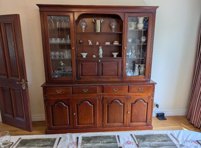 Display cabinet / dresser unit