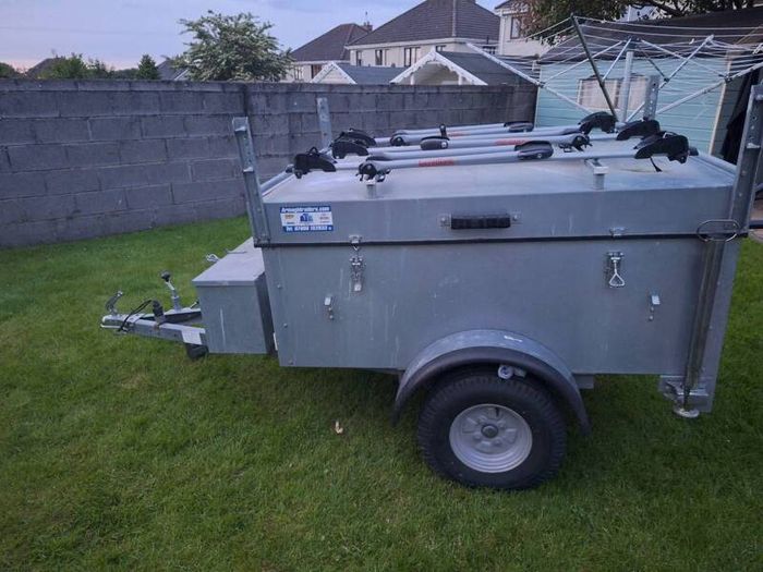 Camping trailer