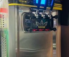 Ice Cream Machine (Dual Hopper)
