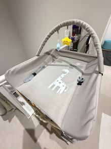 Foldable changing table