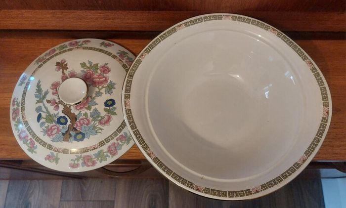 Fabulous Vintage Arklow Pottery Famel Rose Lidded Tureen/Vegetable Dish in Excellent Condition