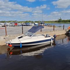 Bayliner Capri 1925