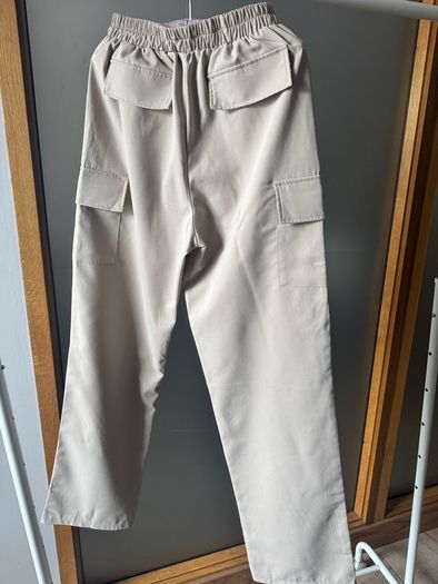 PrettyLittleThing Beige Trousers with Pockets Size 8