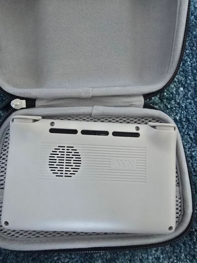Ayn Thor 16gb Ram / 1tb / UFS 4.0. Rainbow Max