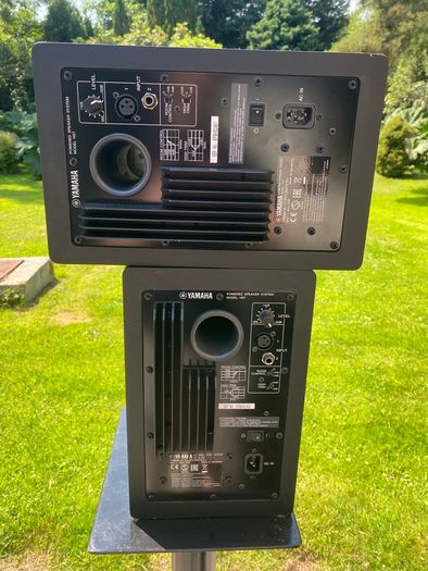 Yamaha HS7 powered Studio Monitors