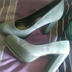 Ladies shoes size 6