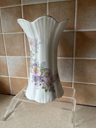 Royal Tara 9" Vase Irish Blossom as New