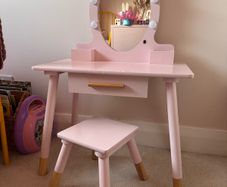 Dimples Wooden Light-Up Vanity Table and Stool