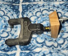 Hercules Guitar Hanger