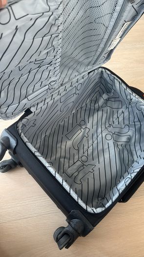 Small Suitcase (10kg)