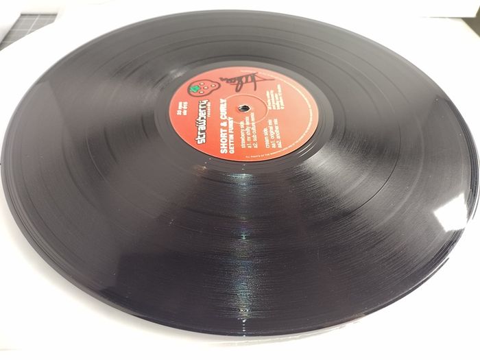 Short & Curly - Gettin Funky - Strawberry Records - SCARCE 90s PIANO House BANGER! Condtion: EXCELLENT to Near MINT!