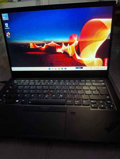 Lenovo ThinkPad X1 Carbon Gen 8 | Premium Business Laptop | Intel Core i7 10th Gen | 16GB RAM | 256GB SSD | Full HD