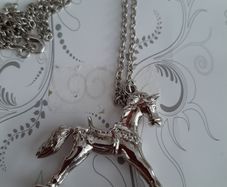 New chain and rocking horse pendant