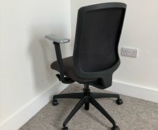 BOSS Design Swivel Chair