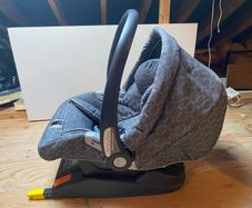Mamas and Papas Car seat