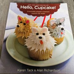 cupcake decorating book