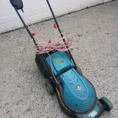 Electric lawnmower