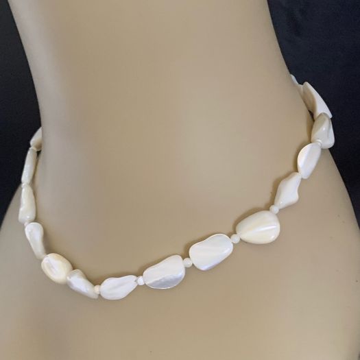 Vintage mother of pearl necklace