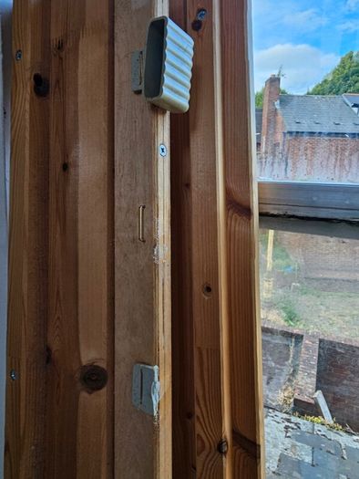 free double bed frame (to fix)