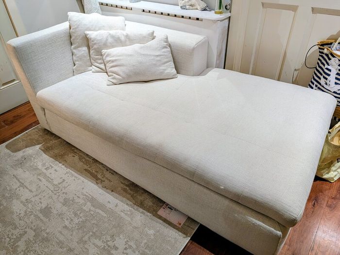 Beautiful chaise longue/ couch for sale