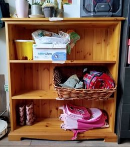 Solid wood pine bookshelf bookcase
