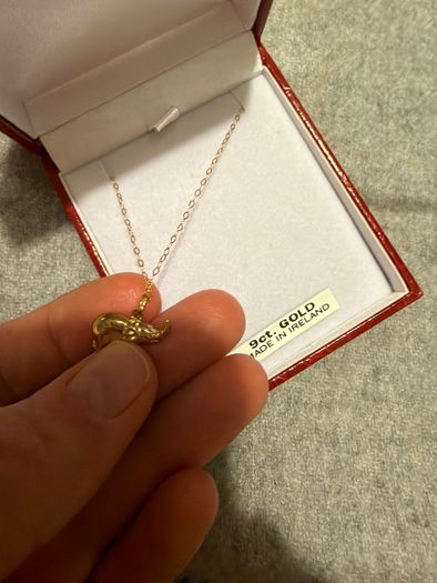 9ct gold elephant pendant and chain necklace