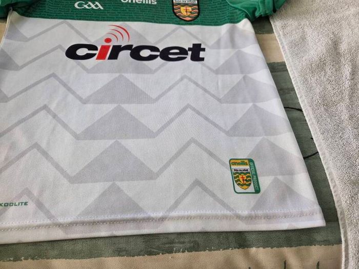 Donegal Gaelic Football Away Jersey 2022 to 2023 Childrens 9 to 10 Years Old GAA