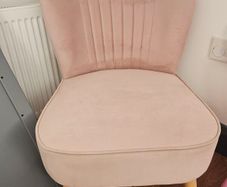 Dusty pink velvet chair