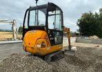 jcb digger 8017