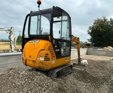 jcb digger 8017