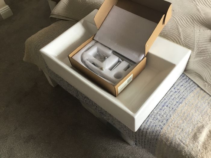 Wall hung basin
