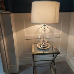 Set of tables with lamps