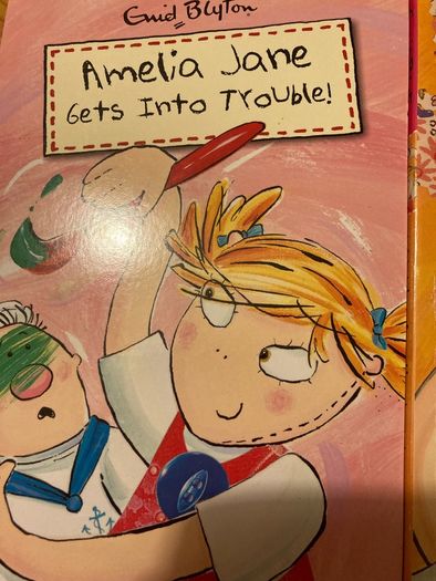 Box set Amelia Jane  plus Clarice Bean spells Trouble