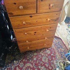 chest of drawers