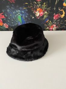 NWOT ladies faux fur hat