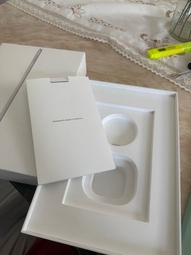 iPad 8th gen 128gb with Apple Pencil