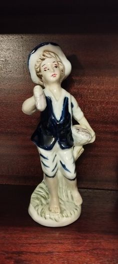 Vintage Porcelain figurines, gathering the grapes
