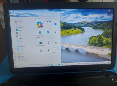 Toshiba Satellite C50-B-14D, Intel Celeron CPU N2830 2.16GHz, 4GB Ram, 600GB HDD, Windows 10, Microsoft Edge, Chrome