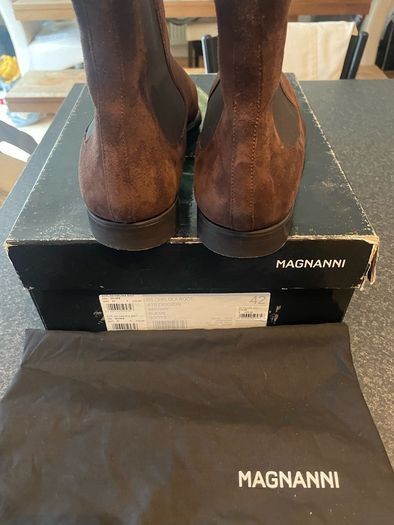 Magnanni Men's Cognac Suede Chelsea Boots