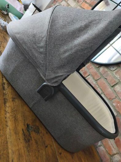 Uppababy bassinet V2 . One stain but can zip off and be washed.