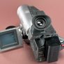 Canon UC V-300 analog 8mm tape camcorder Image 3