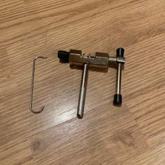 Bike chain cutter, chain breaker