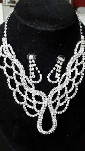 Bridal Neck piece and matching Earrings ( DEBS )