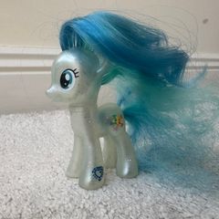 My Little Pony Explore Equestria Coloratura approx. 3" Used Haf if her tail is CUT Please see photos